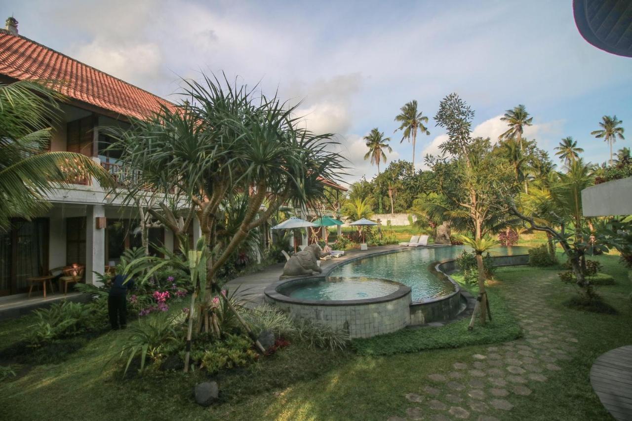 Queen At Gunung Sari Ubud Exterior foto
